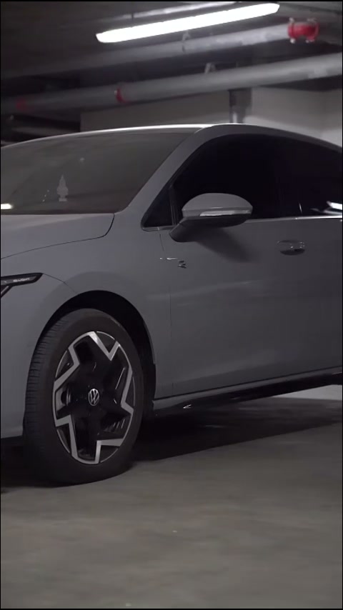 Volkswagen Golf 8 R-Line 2025